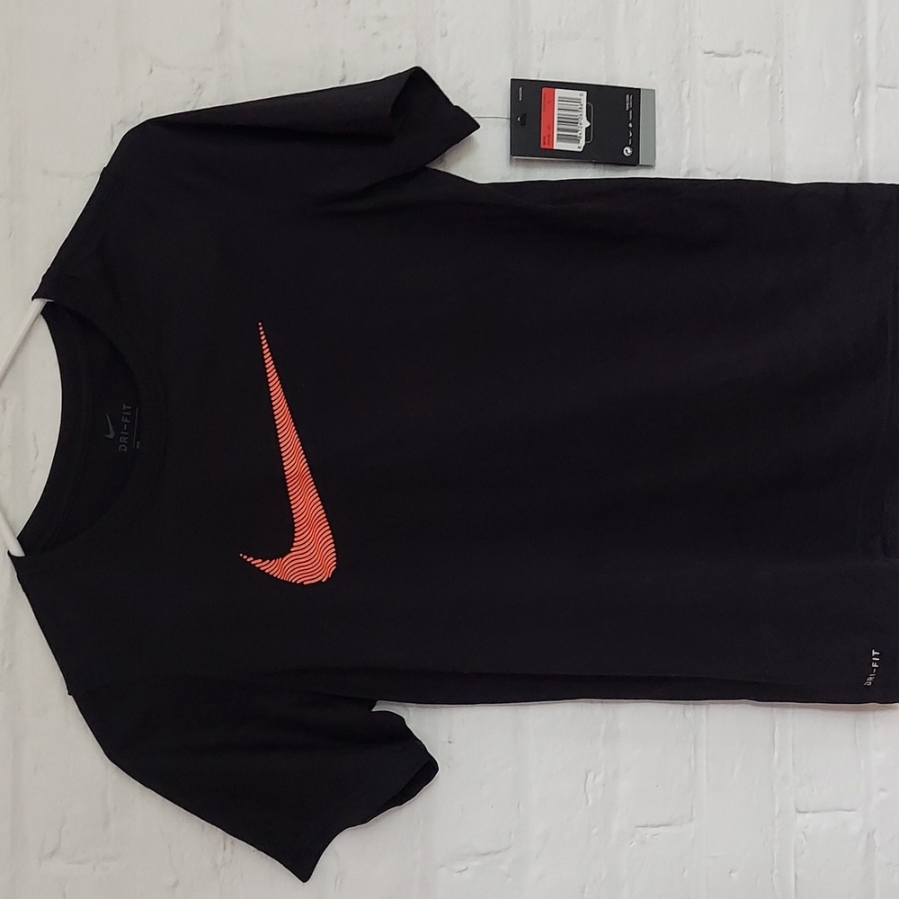 NWT Boys Nike Dri-Fit Orange Swoosh TSHIRT, Large